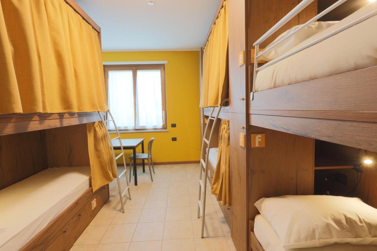 Corte Milano Rozzano Zimmer foto